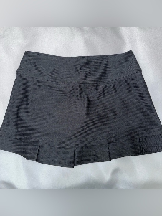 bolle Pants - Bolle tech tennis Skort black athletic fabric with Pleated Hem ladies small